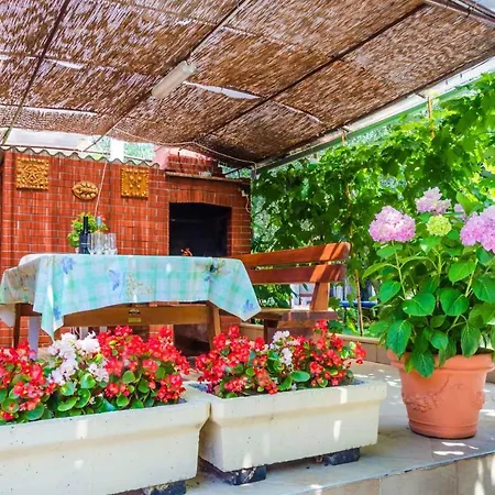 Prázdninový dům Eufemia-1 By Interhome *