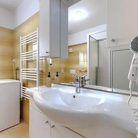 Eufemia-1 By Interhome 펜션 풀라