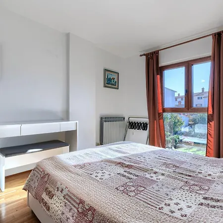 Holiday Home Eufemia-1 By Interhome Semesterbostad Pula