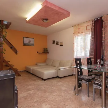 Eufemia-1 By Interhome Vakantiehuis Pula
