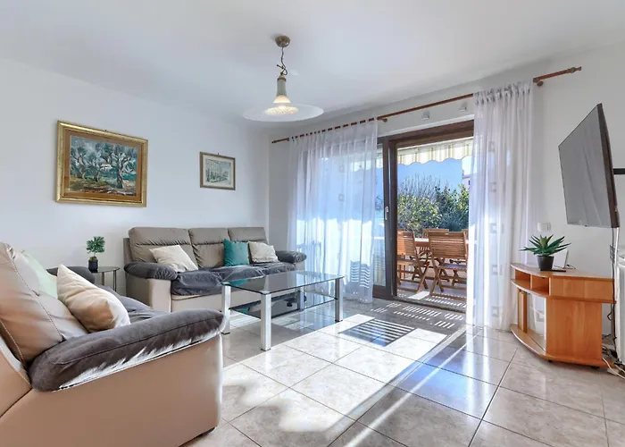 Eufemia-1 By Interhome 풀라