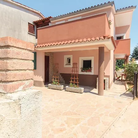 Casa vacanze Eufemia-1 By Interhome Pola