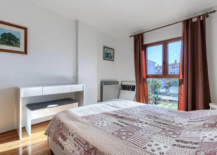 Holiday Home Eufemia-1 By Interhome Vikendica Pula